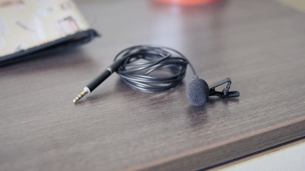 Maono AU 400 Lav Mic - vlogging gear review
