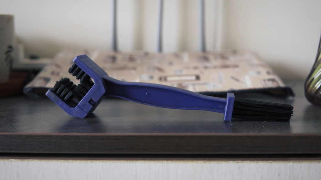 3 way chain brush