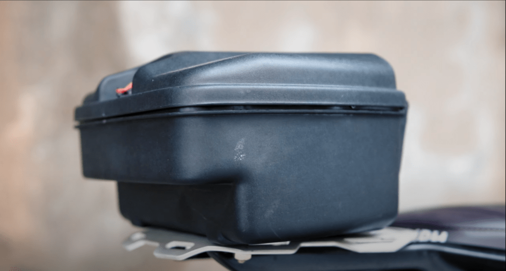 studds vault top box touring accessories triumph scrambler 400X